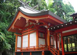 投谷神社本殿