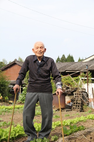 重信良光さ­ん(100­歳)
