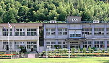 岩南小学校